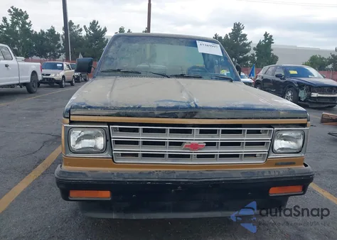 1984 Chevrolet S Truck S10 из США, поврежденный, VIN 1GCCS14B5E8171635